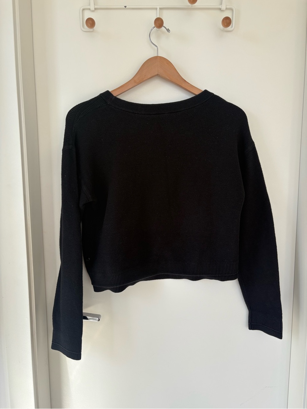 Lululemon Cropped Black Knit Sweater Size 4 - Picture 2 of 4